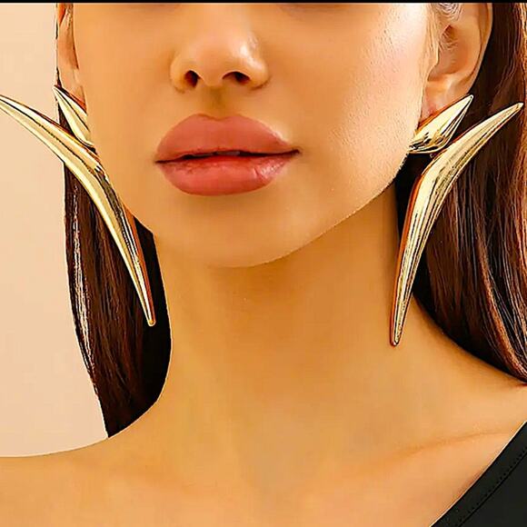 Exaggerated Gold Spiked Earrings, Oversized,, Statement, Club, Punk, R… - Picture 4 of 7